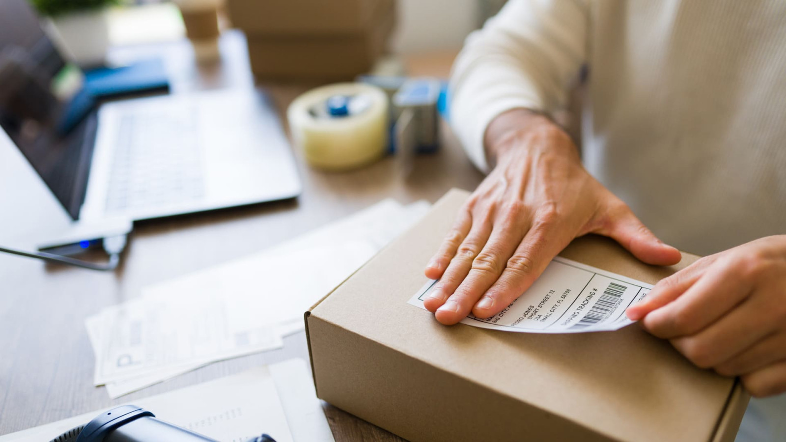 Logistik für E-Commerce: Schlüsselbereiche und Herausforderungen