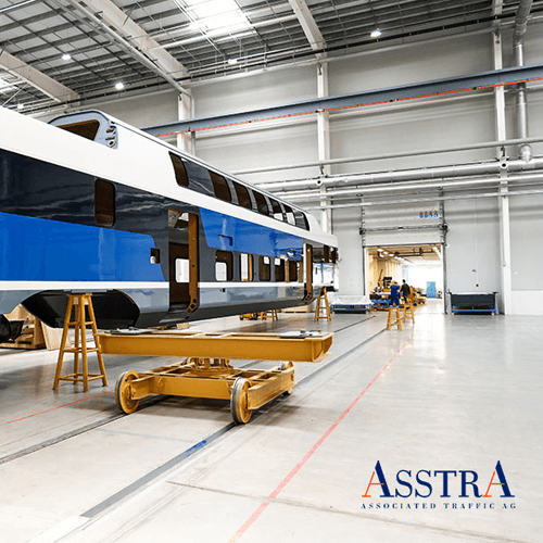 Wir transportieren einen eisenbahnwaggon mit dem auto