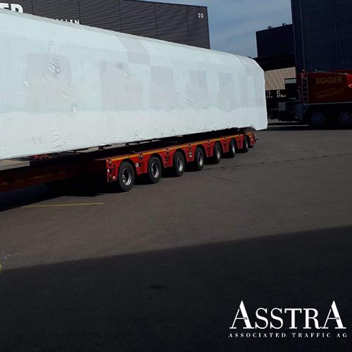 Beförderung eines 26 Meter langen Waggons 