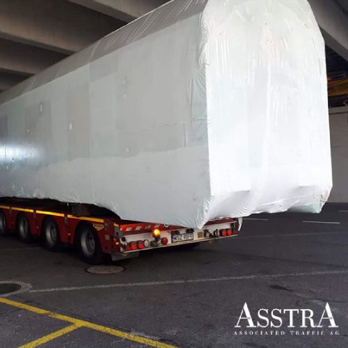 Beförderung eines 26 Meter langen Waggons 