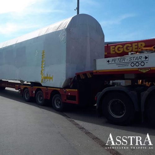 Beförderung eines 26 Meter langen Waggons 